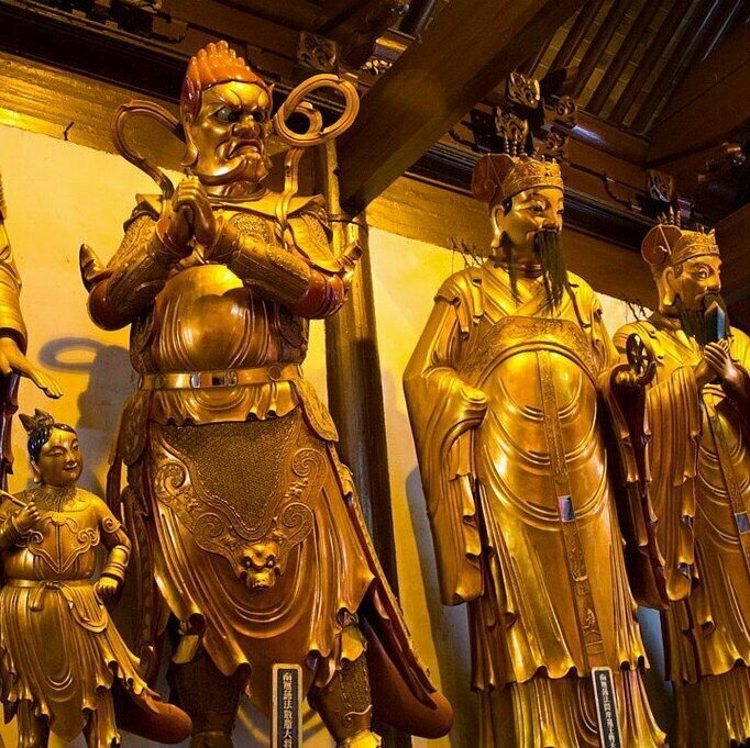 Шанхай статуи